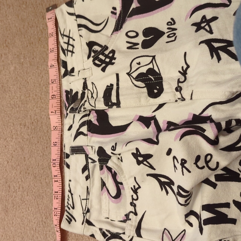 Reclaimed Vintage High Rise Graffiti Jeans White Black Lilac - Picture 10 of 11